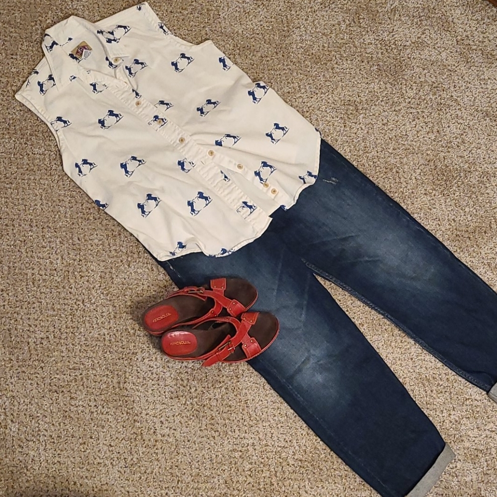 Wild horses sleeveless cotton shirt